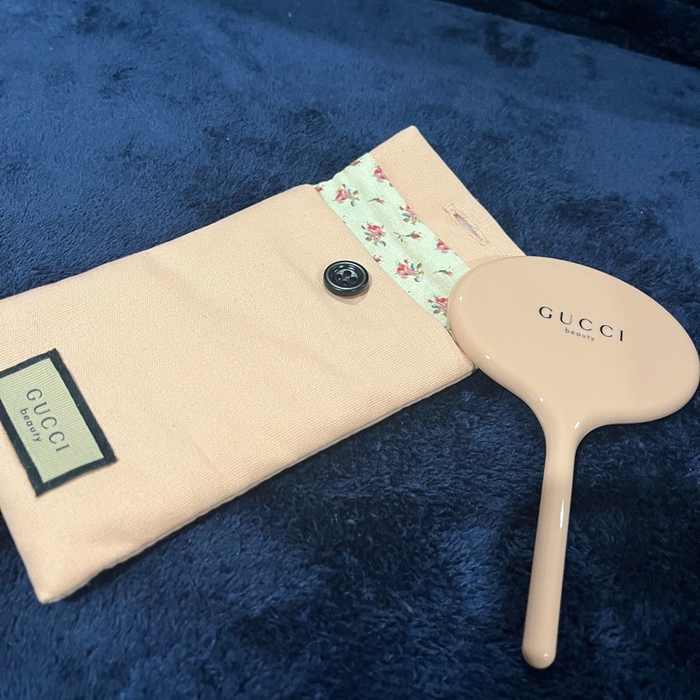 Gucci Mirror with pouch and bag